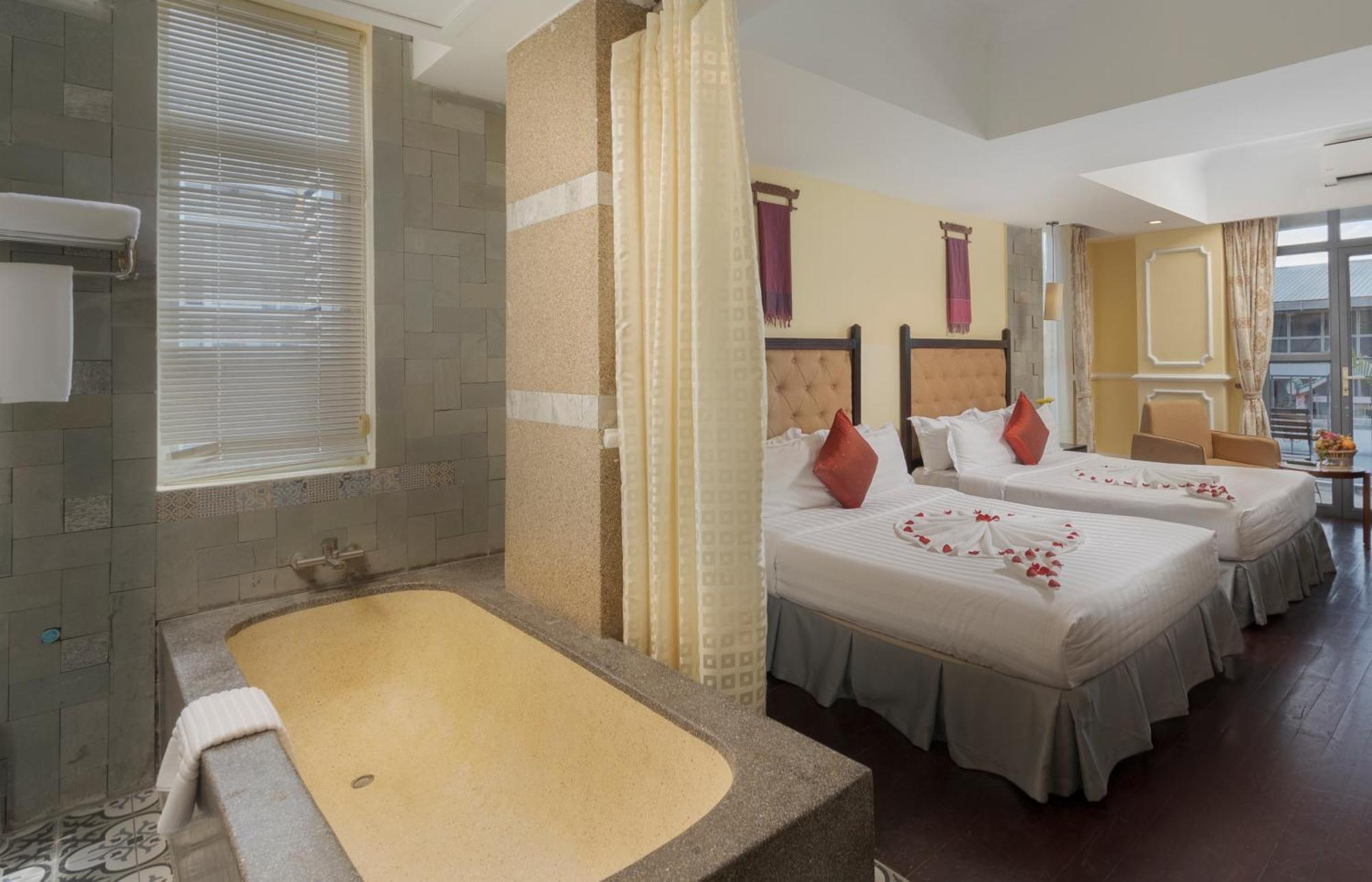 Arison Hotel Phnom Penh Exterior photo