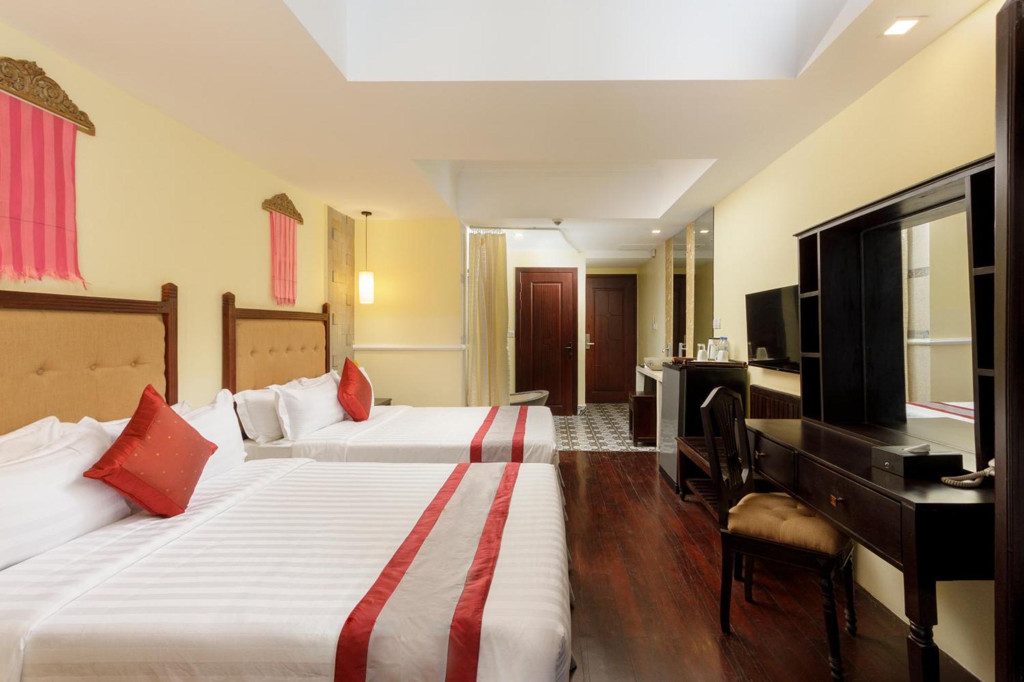 Arison Hotel Phnom Penh Exterior photo