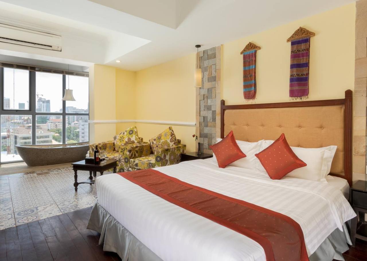 Arison Hotel Phnom Penh Exterior photo