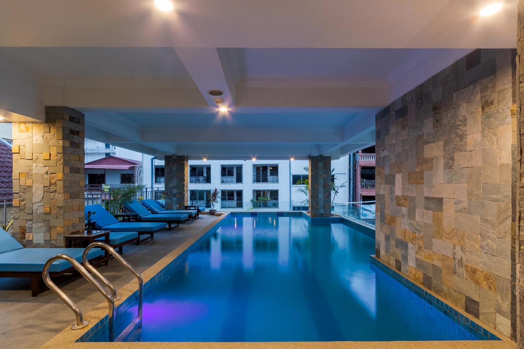 Arison Hotel Phnom Penh Exterior photo